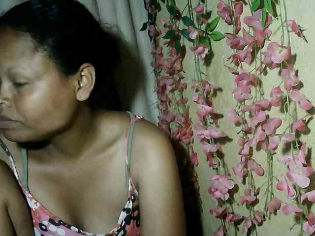 Pussy01lips webcam