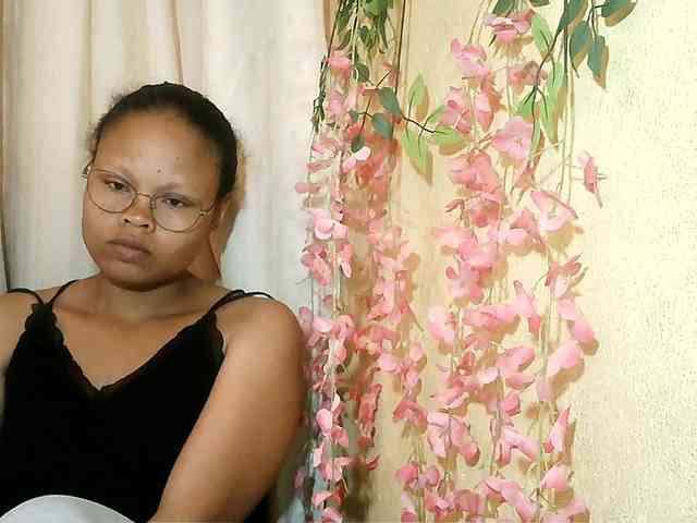 Pussy01lips webcam
