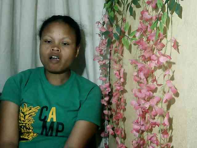 Pussy01lips webcam