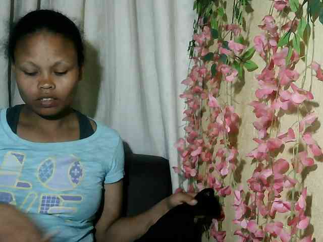 pussy01lips's live room