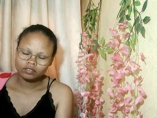 Pussy01lips webcam