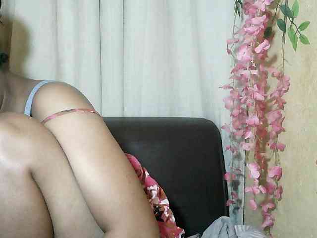 Pussy01lips webcam