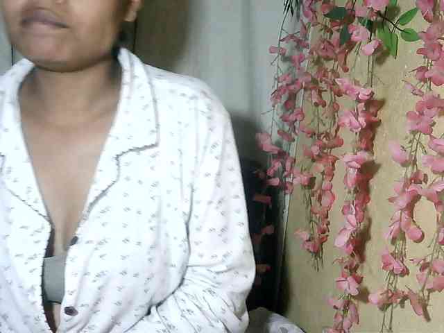 Pussy01lips webcam