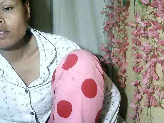 Pussy01lips webcam