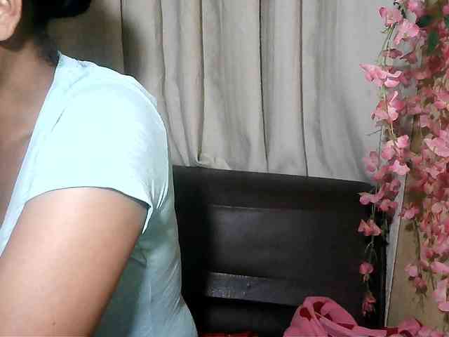 Pussy01lips webcam