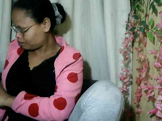 Pussy01lips webcam