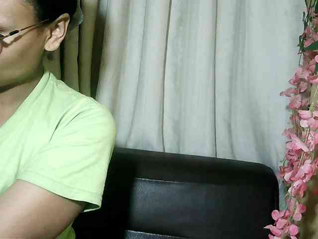 Pussy01lips webcam