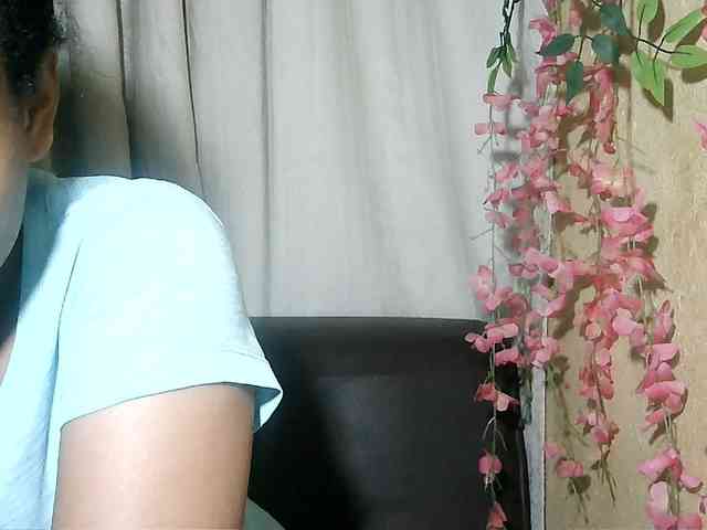 Pussy01lips webcam