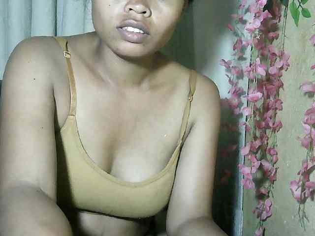 Pussy01lips webcam
