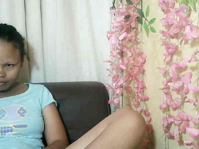 Pussy01lips webcam