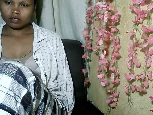 Pussy01lips webcam