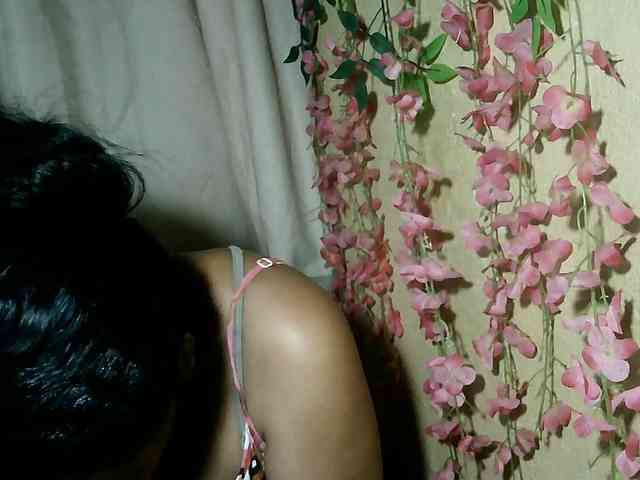 Pussy01lips webcam