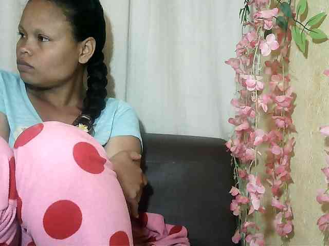 Pussy01lips webcam