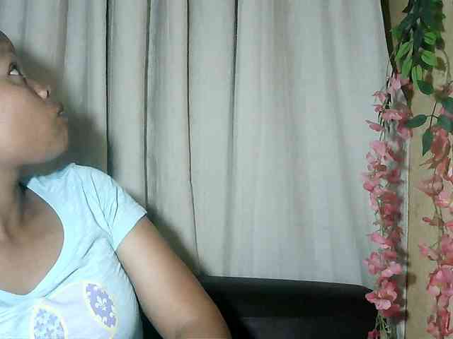 Pussy01lips webcam