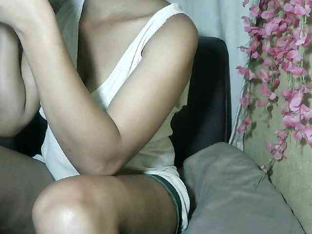 Pussy01lips webcam