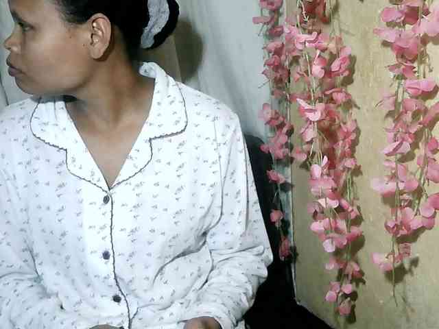 Pussy01lips webcam