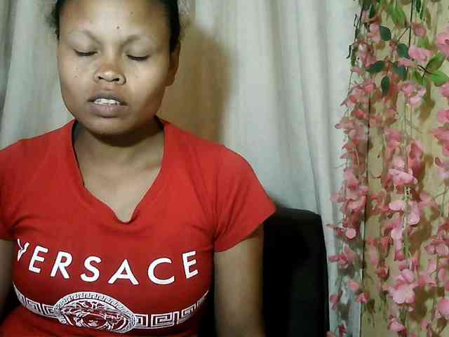 Pussy01lips webcam