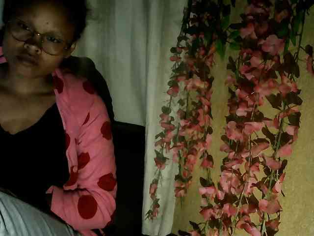 Pussy01lips webcam