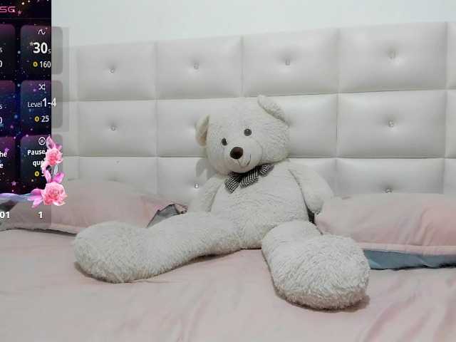 Lexxiiross live webcam show