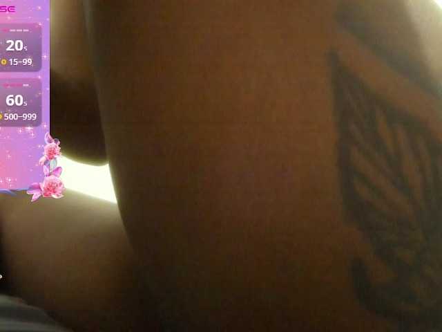 Lexxiiross live cam on BongaCams