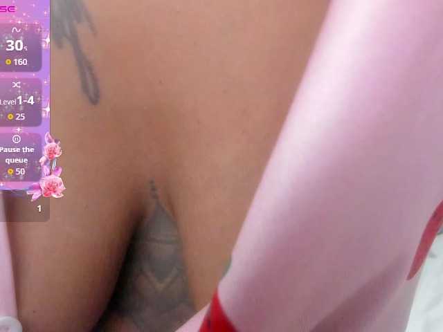 Lexxiiross live cam on BongaCams