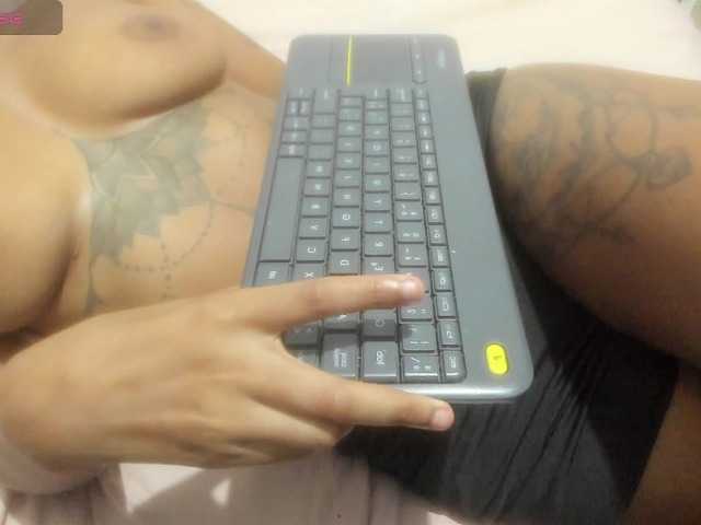 Lexxiiross live cam on BongaCams