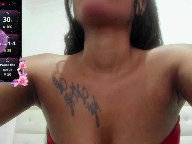 Lexxiiross live cam on BongaCams