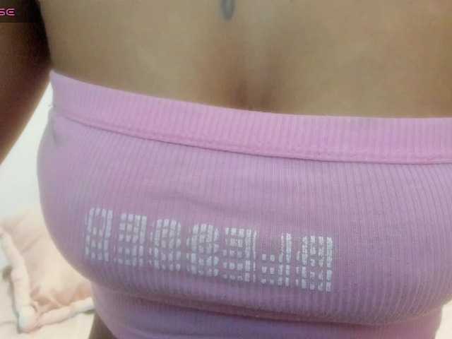 Lexxiiross live cam on BongaCams