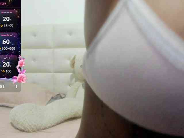 Lexxiiross webcam