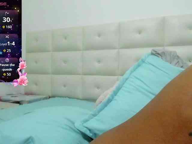 Lexxiiross webcam