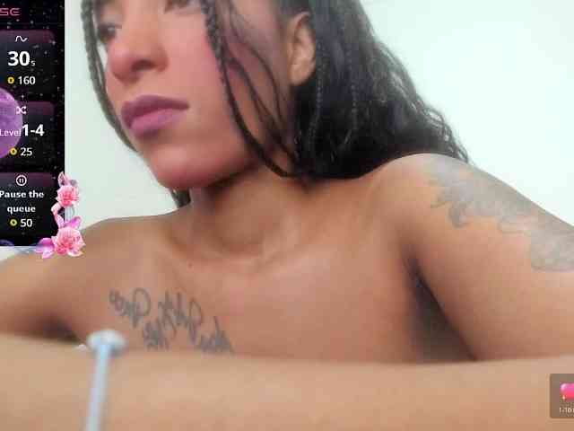 Lexxiiross webcam