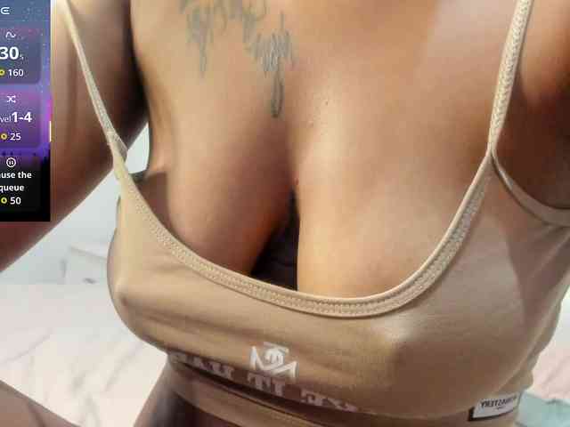 Lexxiiross webcam