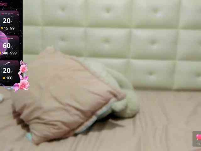 Lexxiiross webcam