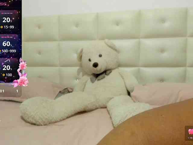 Lexxiiross webcam