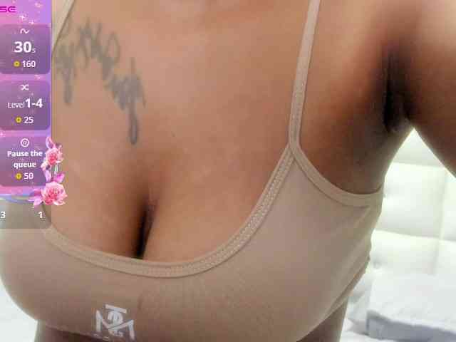 Lexxiiross webcam