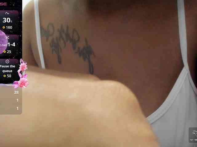 Lexxiiross webcam