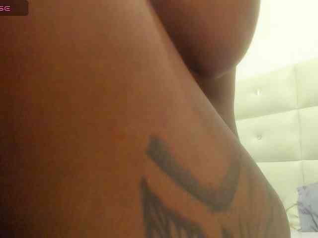 Lexxiiross webcam