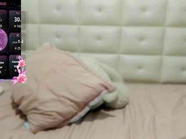 Lexxiiross webcam