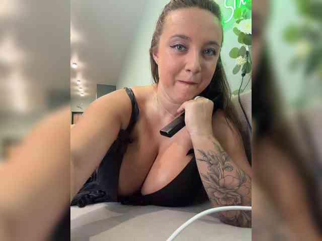 Tuda--Suda Sex Cam Show