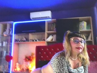 CandyBigbooty Porn Show