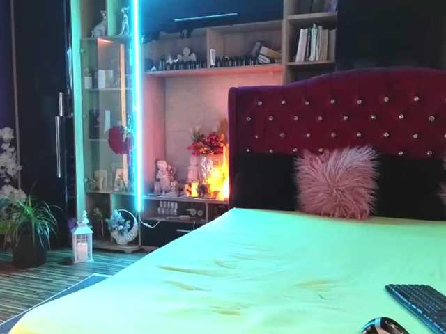 CandyBigbooty live cam on BongaCams