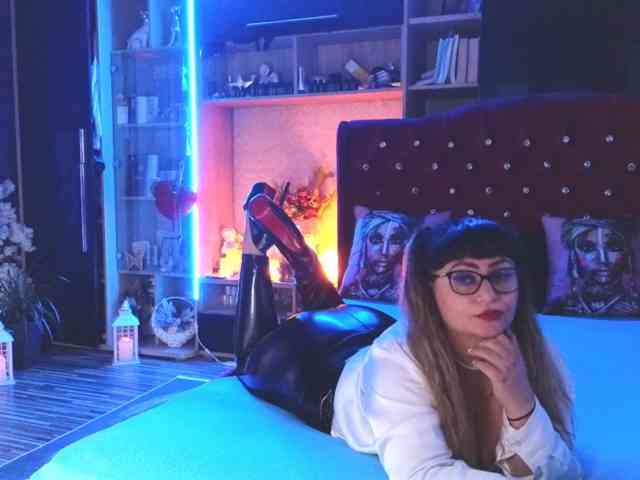 CandyBigbooty webcam