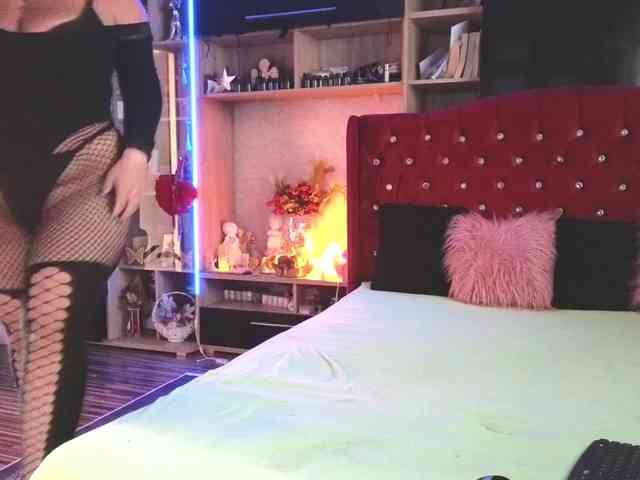 CandyBigbooty webcam