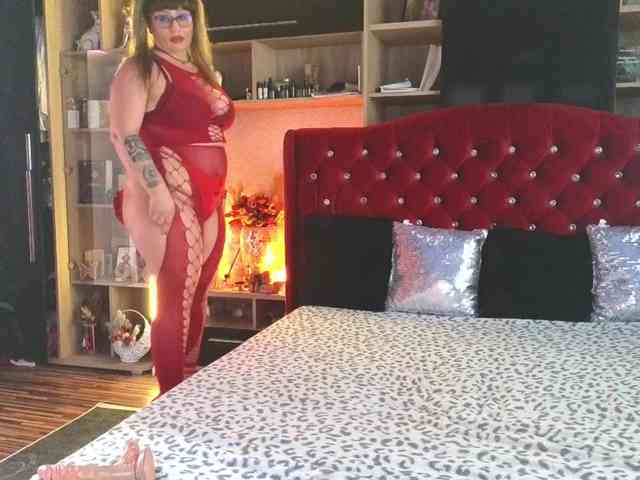 CandyBigbooty webcam