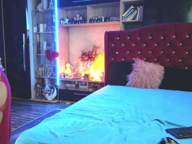 CandyBigbooty webcam