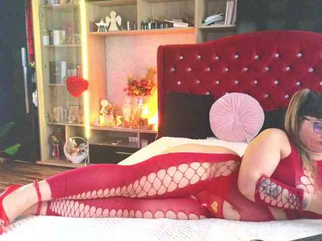 CandyBigbooty webcam