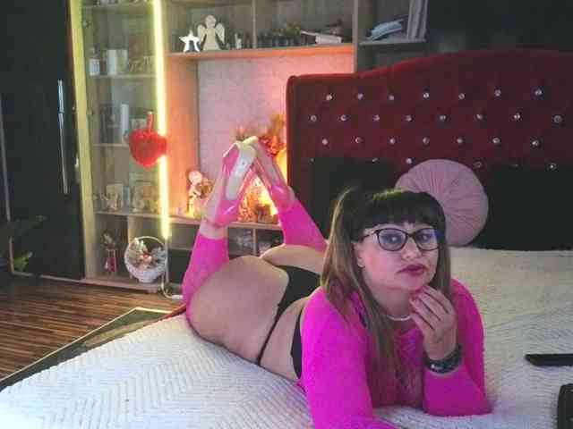 CandyBigbooty webcam