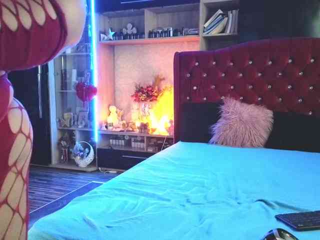 CandyBigbooty webcam