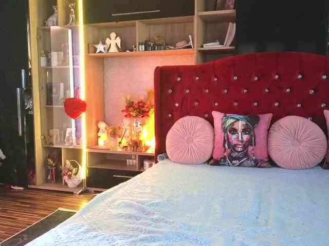 CandyBigbooty webcam