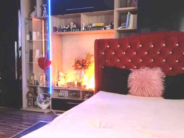 CandyBigbooty webcam